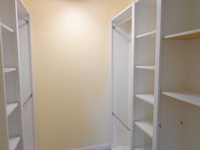Building Photo - 8097 Montserrat Pl