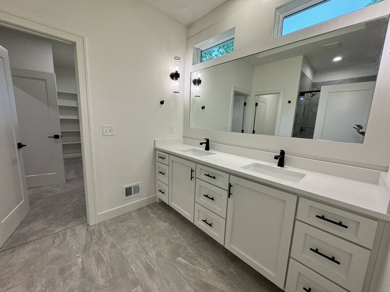 Building Photo - 1505 SW Heartwood Dr