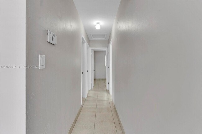 Building Photo - 551 NW 30th Terrace