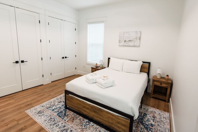 Building Photo - Elegant 4-Bedroom Home in Lakeside at Blue...