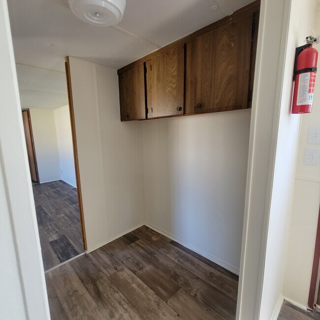 Building Photo - 8582 Rye Patch Rd