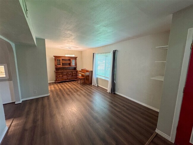 Building Photo - 1213 Idlewood Dr