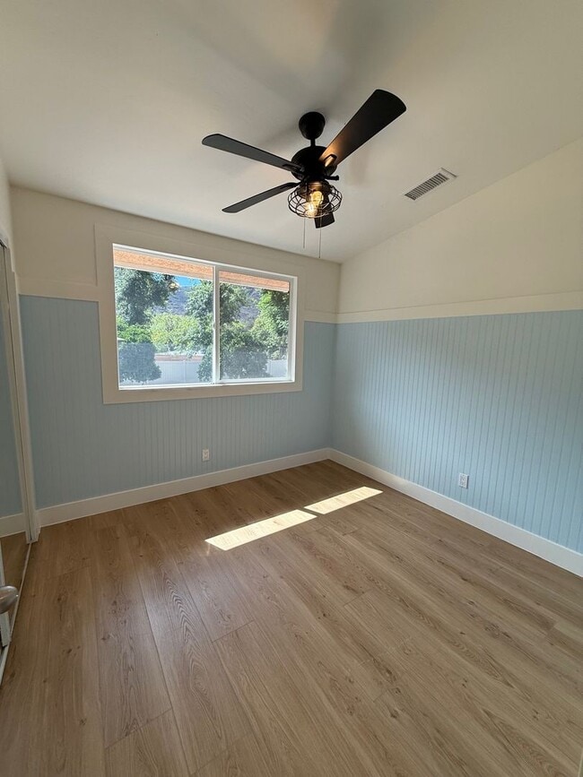 Building Photo - Beautiful 3 Bedroom 2 bath home in well de...