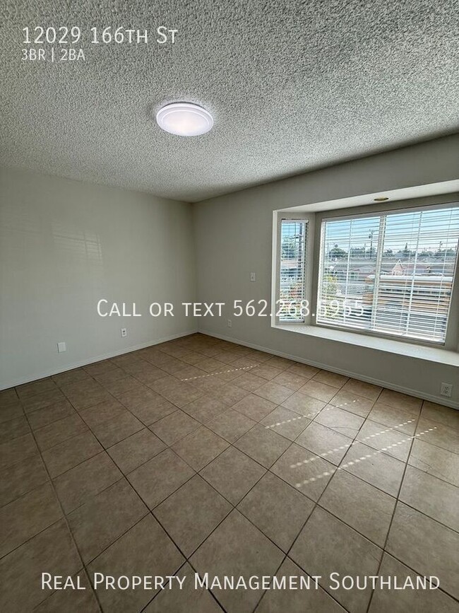 Building Photo - Three Bedroom Two Bath Home for Rent in No...