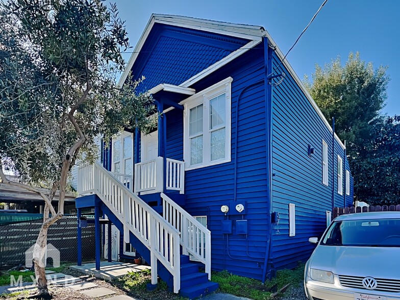 Primary Photo - 355 Henry St