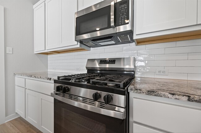 Building Photo - 7535 Magnolia Orchid Ln