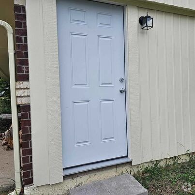 Building Photo - 1110 Wycliff Dr