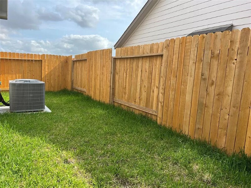Building Photo - 7950 Fijian Cypress Dr