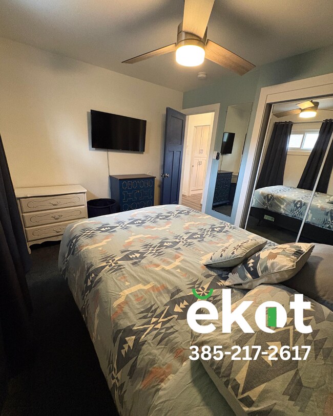 Building Photo - Birtok-500 South-1269