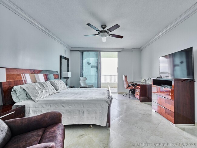 Building Photo - 3720 S Ocean Blvd