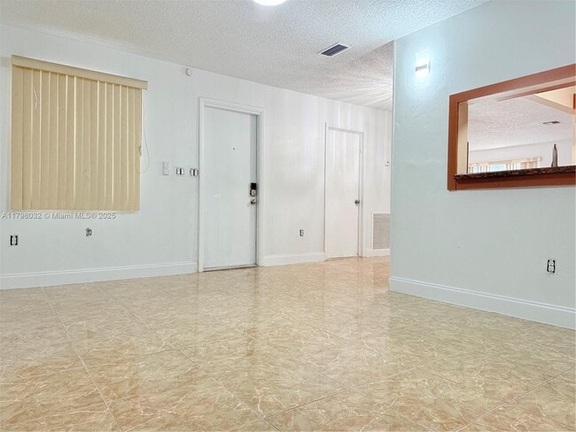 Building Photo - 1130 Kasim St