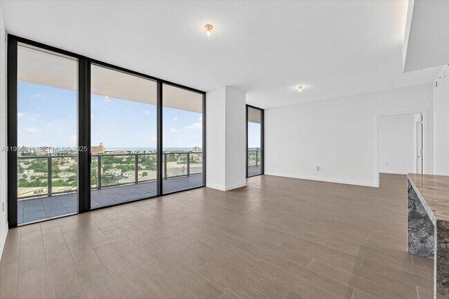 Building Photo - 500 Alton Rd