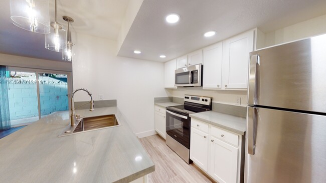 Kitchen - Copper Hill Apartments