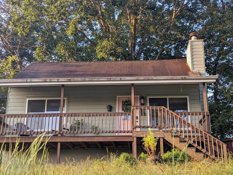 Building Photo - 95 Vancott Ct