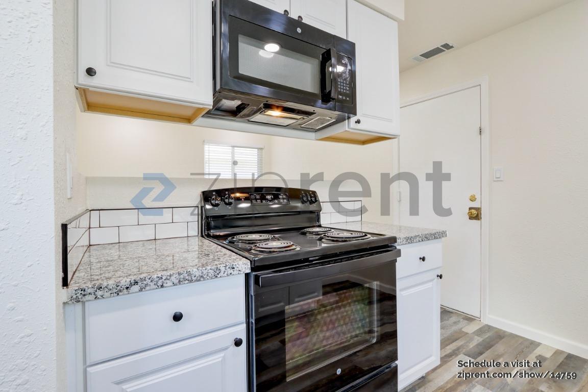 Building Photo - 6102 Templeton Dr