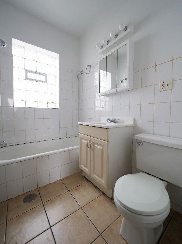 Building Photo - 1764 W North Shore Ave