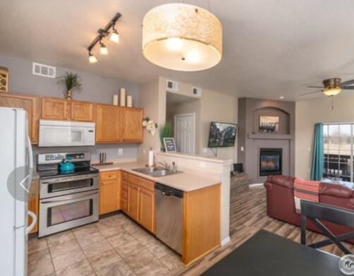 Building Photo - 3002 W Elizabeth St