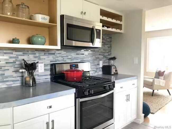 Building Photo - 96 Orange St