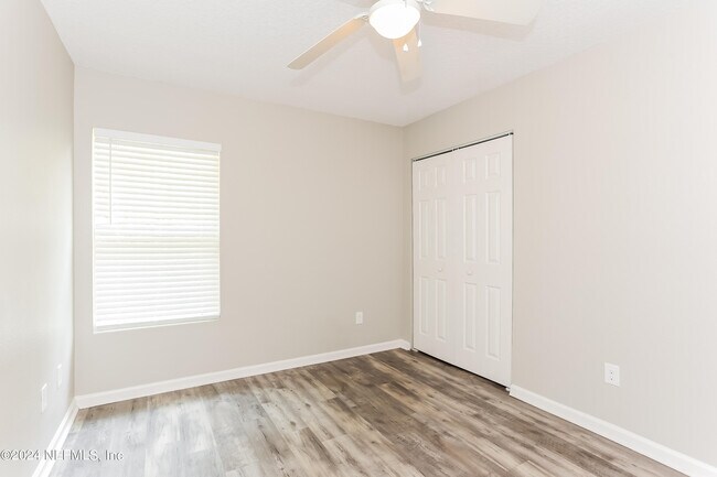 Building Photo - 10413 Dobell Rd