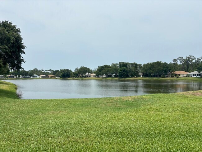 Building Photo - 1776 Vista Lake Cir