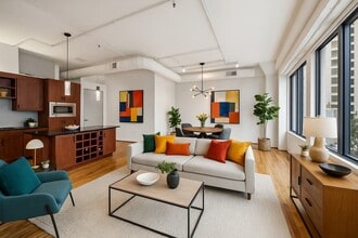 Building Photo - 705 Main St