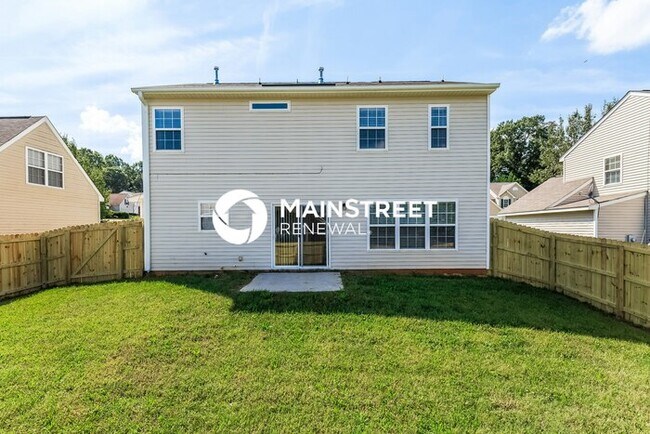 Building Photo - 4 Bedroom Pet-Friendly Home in Charlotte, ...