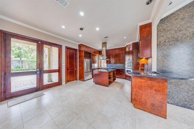 Building Photo - 11503 Lakeside Pl Dr
