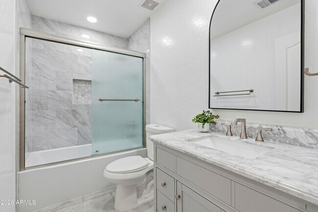 Building Photo - 7527 S 13th Pl
