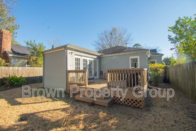 Building Photo - 205 Bethune St