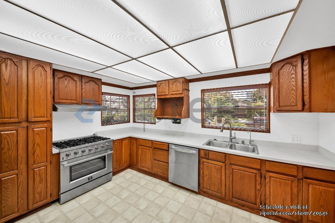 Building Photo - 10932 La Cima Dr
