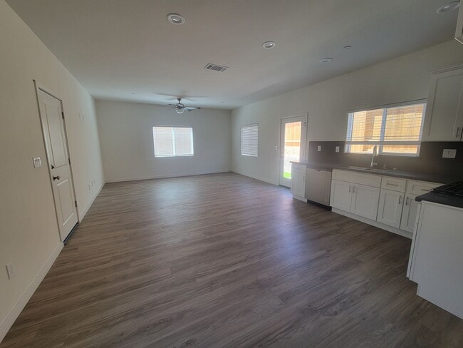 Building Photo - 8304 Grandy St