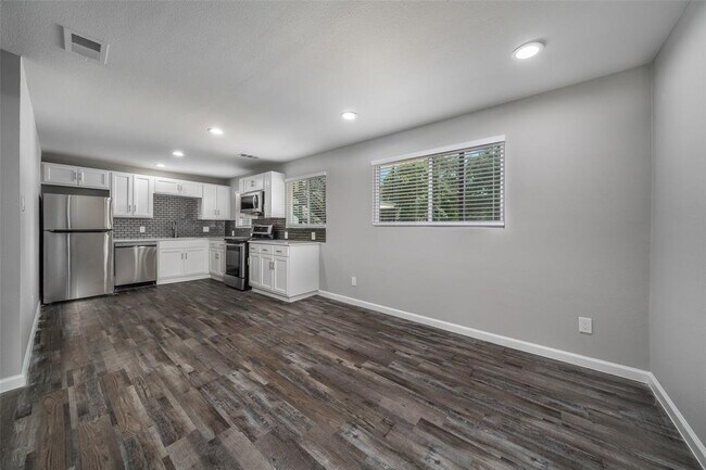 Building Photo - 4708 San Jacinto St