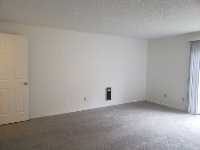 Building Photo - Great duplex in Gresham! rentalsc21.com