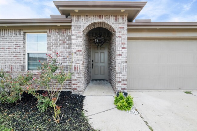 Building Photo - 8207 Amaryllis Ct