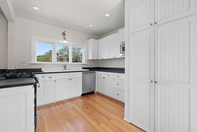 Building Photo - 1654 Camino Del Mar