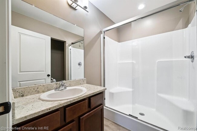 Building Photo - 22051 Parkview Dr