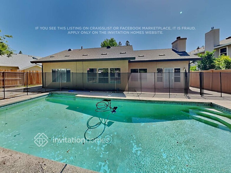 Building Photo - 9017 Laguna Springs Way