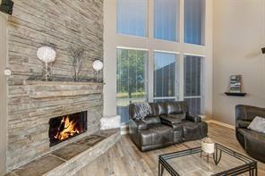 Building Photo - 930 Lakeridge Dr