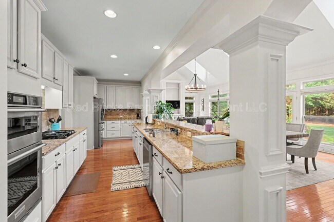 Building Photo - 10644 Euclid Ave NW