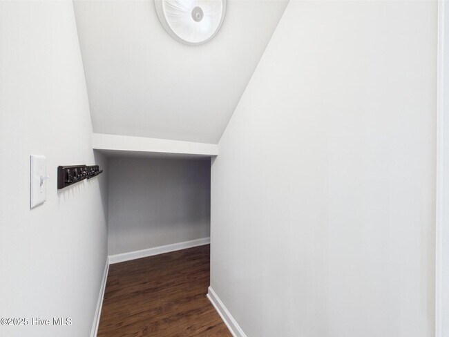 Building Photo - 12589 Honeychurch St