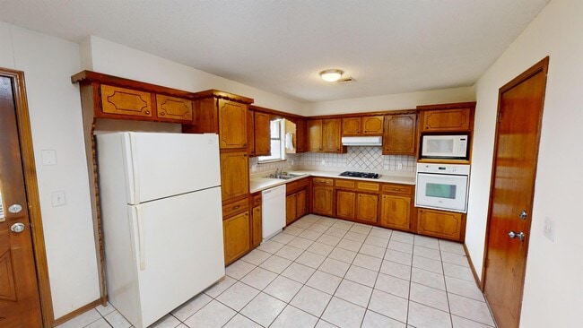 Building Photo - 680 E 133rd Pl