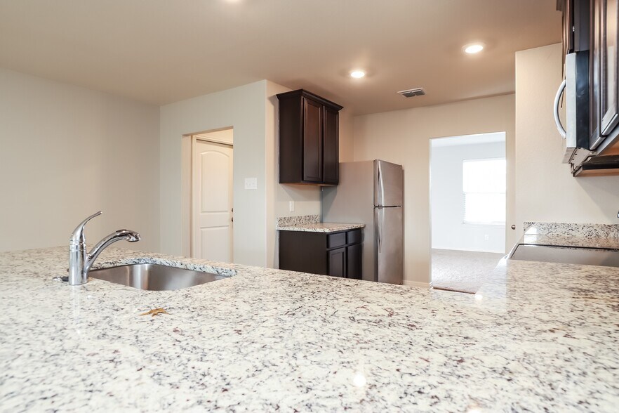 Building Photo - 7233 Jebson Pass