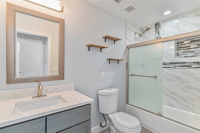 Building Photo - 3602 E 33rd Ave