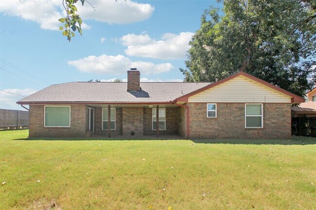 Building Photo - 101 W Vail Dr