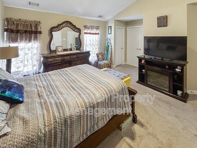 Building Photo - 14020 Seneca Ridge Dr