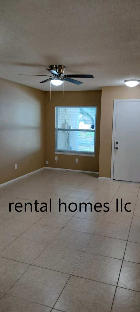 Building Photo - Patio Home, Minutes Away From UCF, Technology Park, & the E/W Expressway