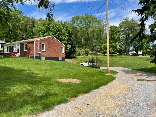 Building Photo - 9312 Highland Rd