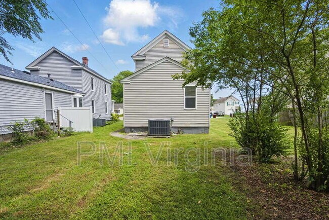 Building Photo - 1310 Hoover Ave