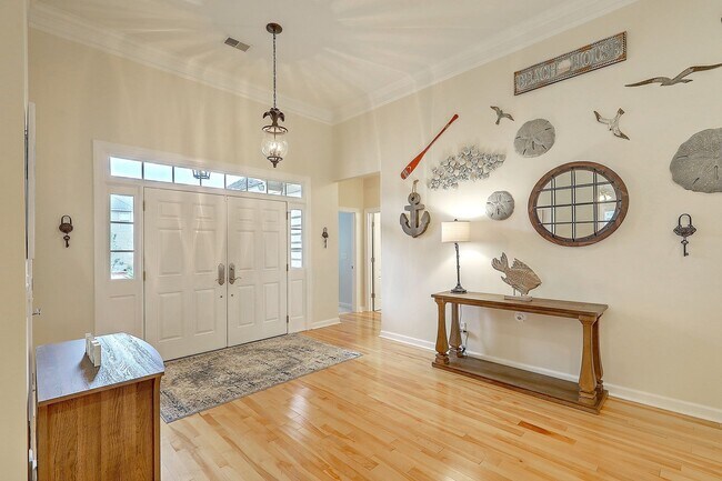 Building Photo - FULLY FURNISHED Mount Pleasant Home! 6-9 m...