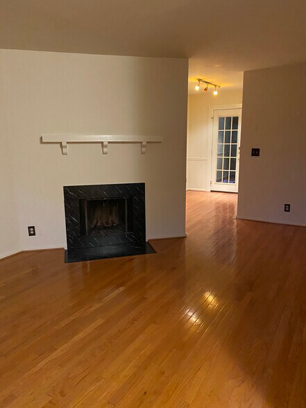 Living room - 4641 28th Rd S